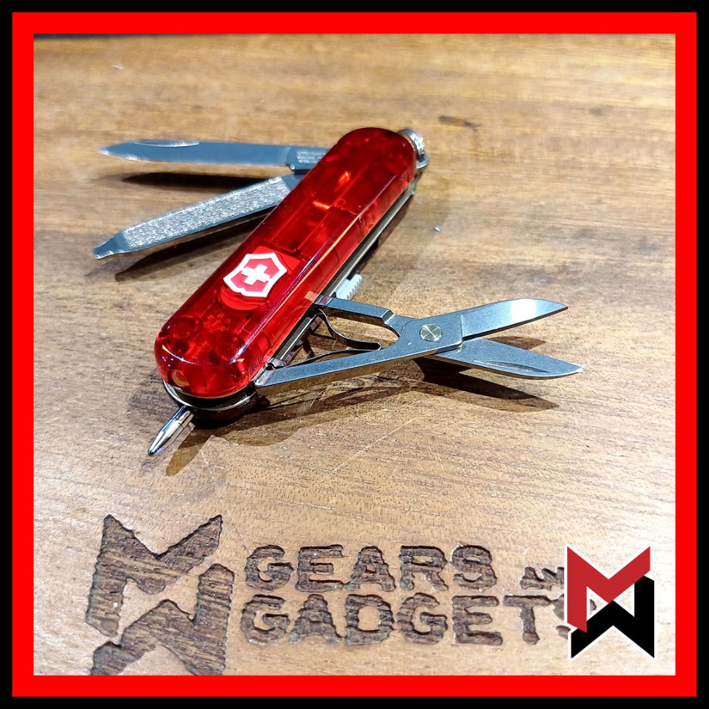Victorinox Signature Lite - Red Transparent - 0.6226.T