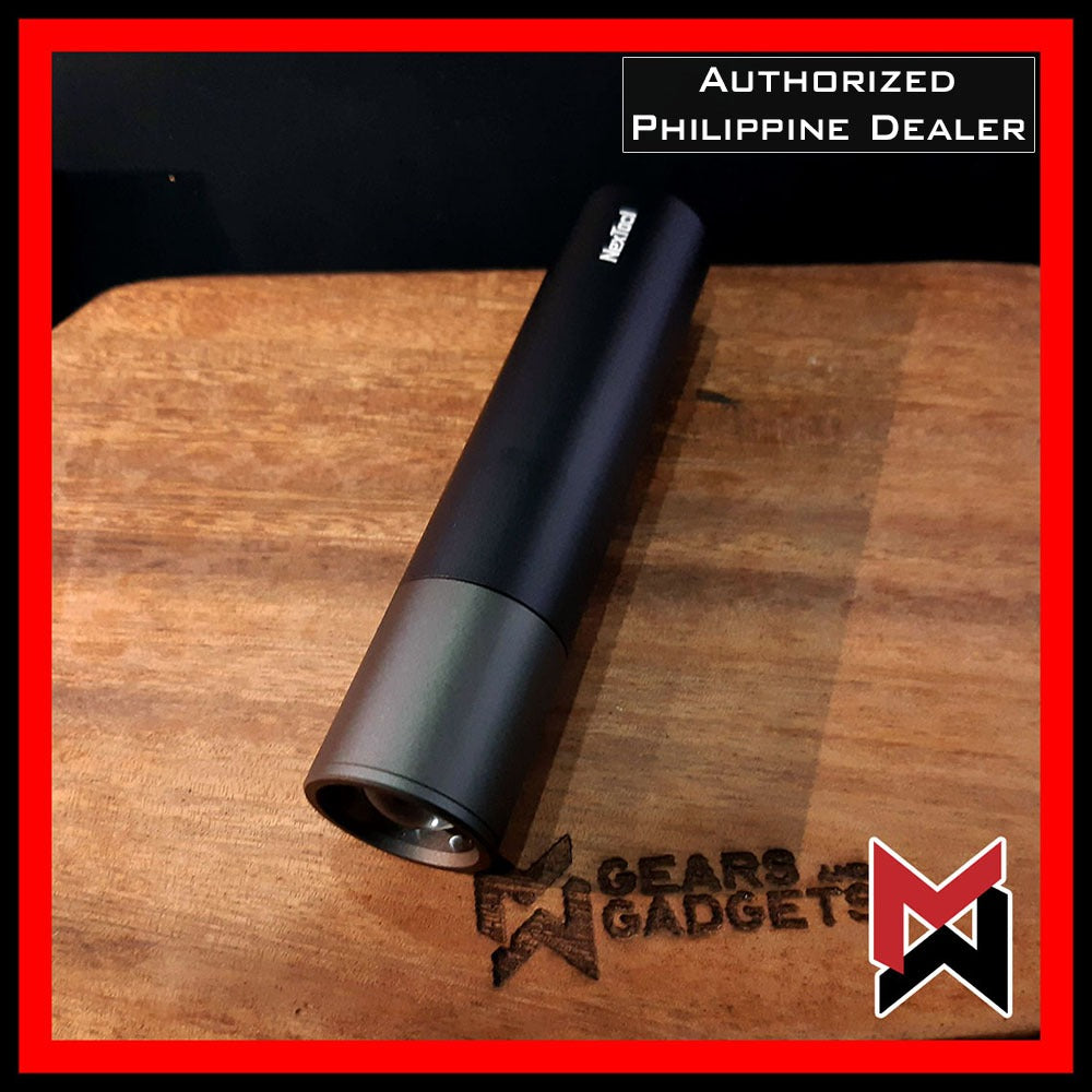 Nextool Minimalist Zoom Flashlight - 1200mah / 150 lumens at 3 hours / 15 lumens at 15 hours